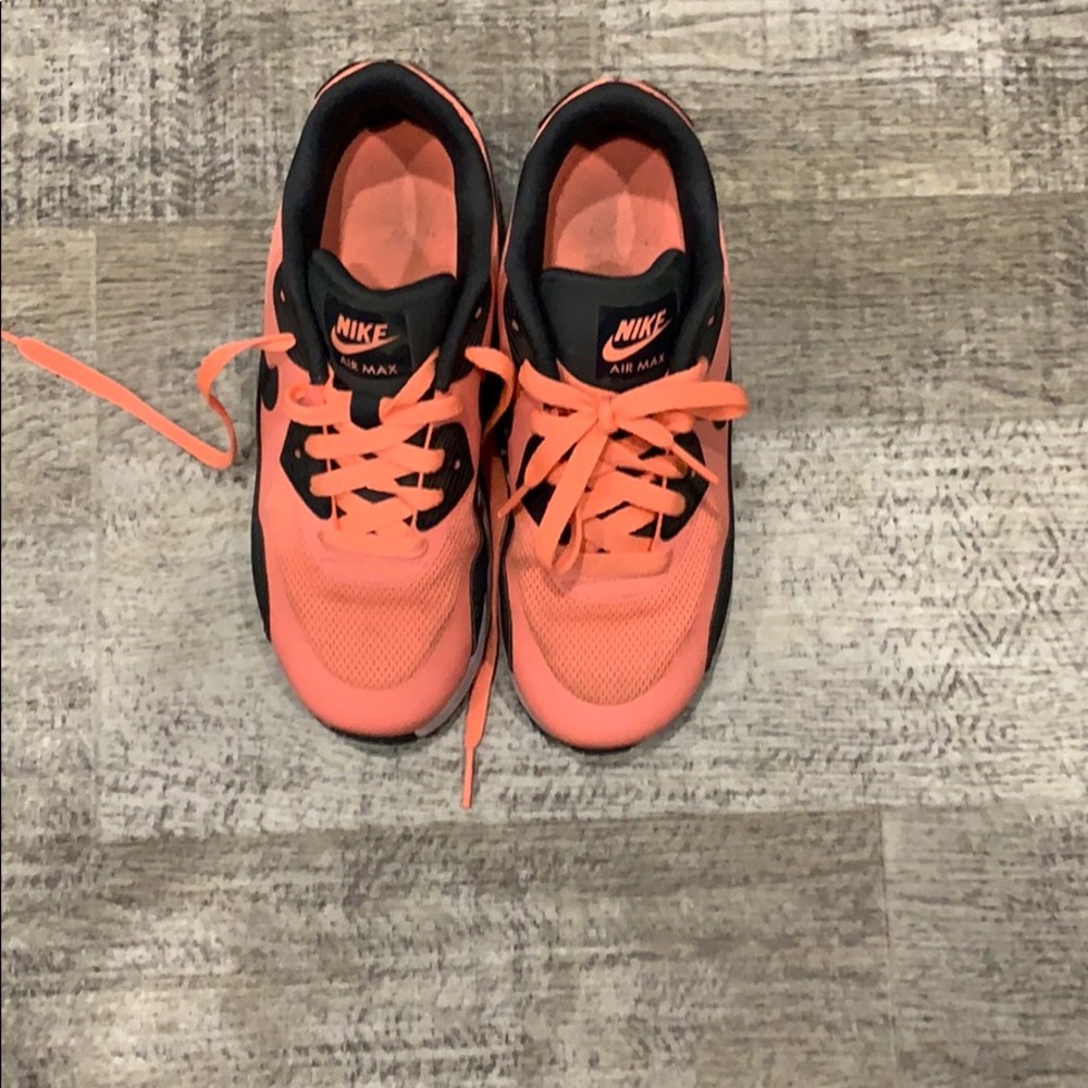 Kids nike nike air maxes